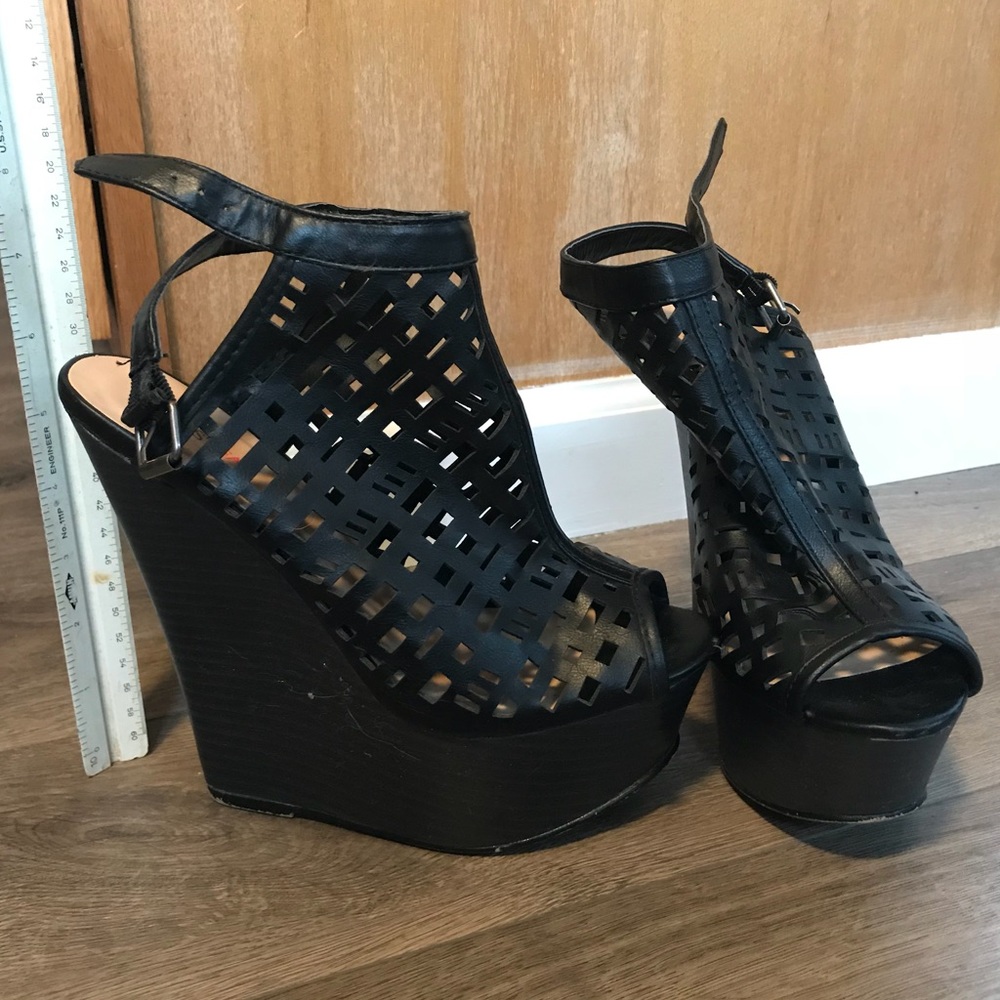 Dress wedges